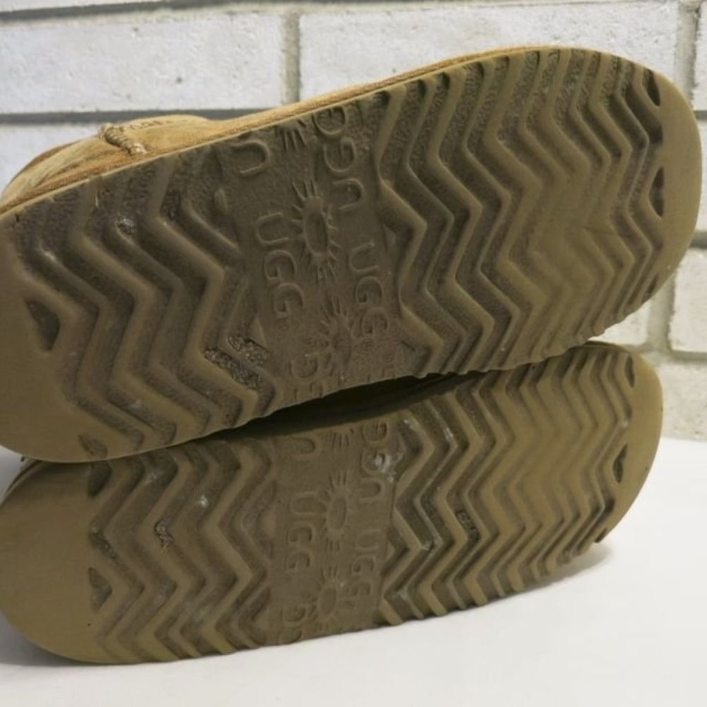 UGG Australia Kids Winter Boots Insulated Boots 6 - Picture 2 of 7